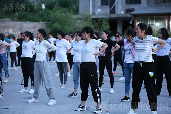 學習道學文化,領(lǐng)略老君山風采 學習道學文化,領(lǐng)略老君山風采
